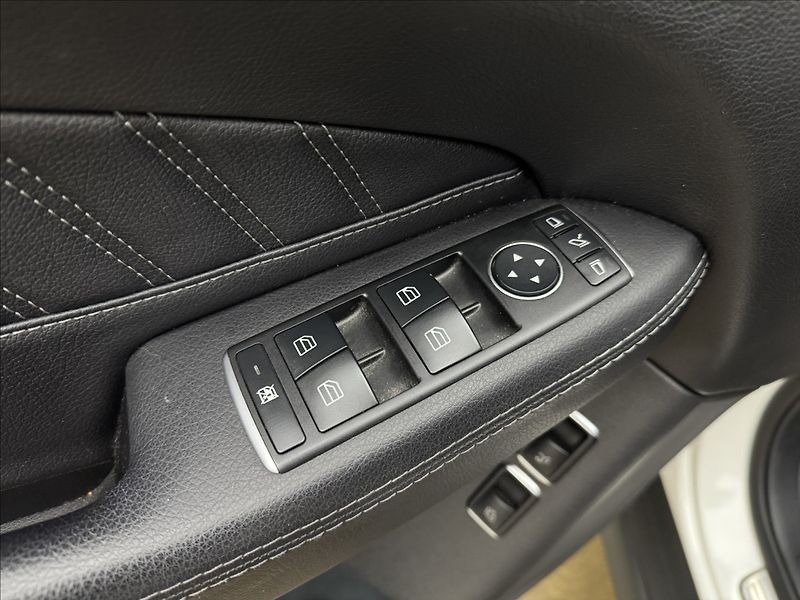 Mercedes-Benz GLE 3,0 AMG 4X4 LED DPH PANO TAŽNÉ - fotka 33 z 46