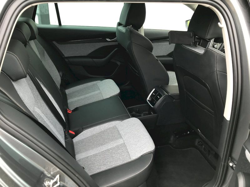 Škoda Octavia (2025) COMBI TOP SELECTION 1,5 TSI M- - fotka 15 z 30