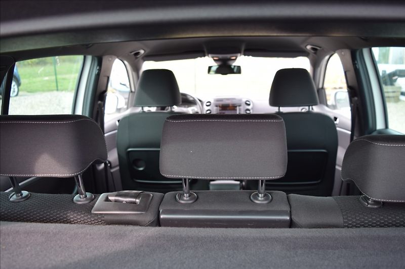 Volkswagen Tiguan 2,0 TDi 81KW R-LINE - fotka 15 z 51