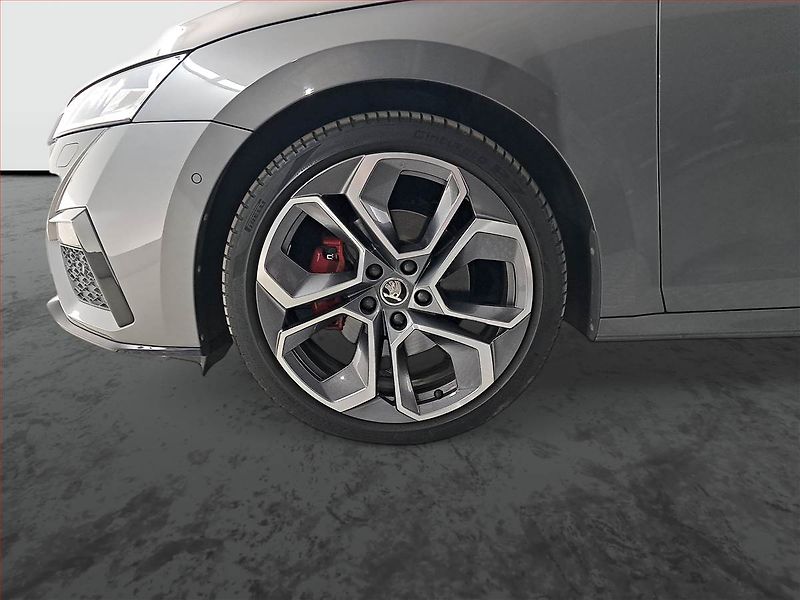 Škoda Octavia (2023) RS 2.0 TDI 4x4 - fotka 15 z 24