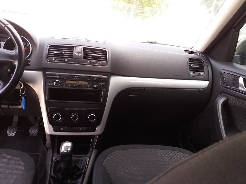 Škoda Yeti 1.2TSi,77kW,ESP,KLIMA,TAŽNY!! - fotka 10 z 20