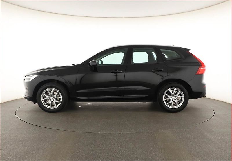 Volvo XC60 (2017) D4 AWD - fotka 3 z 21
