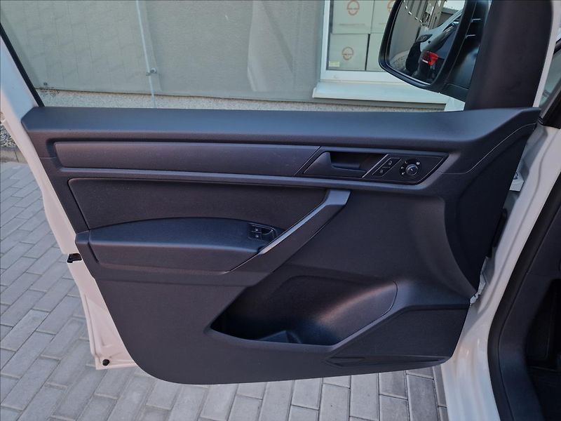 Volkswagen Caddy 2.0TDI 75kW, tažné, ČR,1.Maj. - fotka 34 z 45