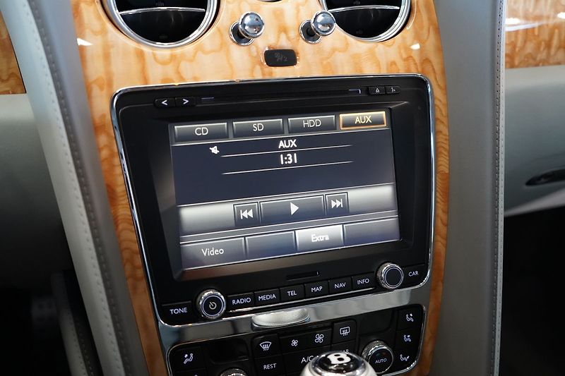 Bentley Continental GTC Mulliner, Masáže, Ventilace - fotka 35 z 52
