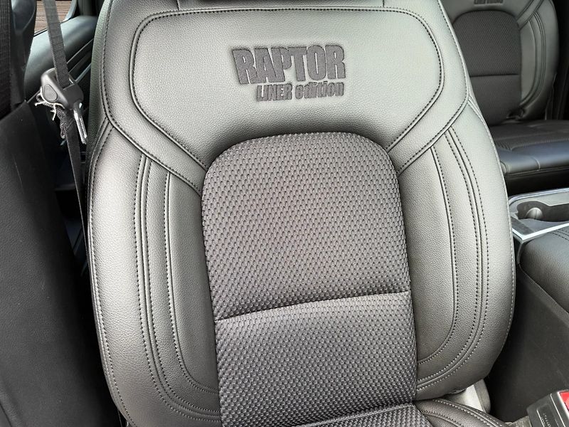 Dodge RAM (2023) + HEMI +RAPTOR LINER EDITION+ - fotka 10 z 20