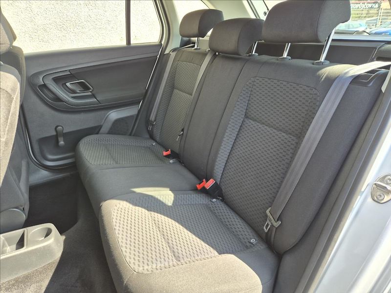Škoda Fabia (2010) 1,4 i 16V Combi Klima Facelift - fotka 15 z 27
