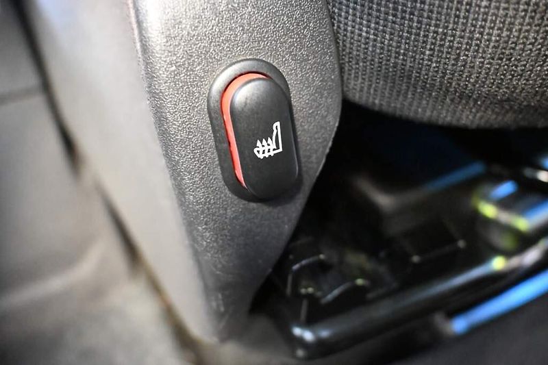 Ford Tourneo Custom (2014) 2.2 L1H1 8 Míst klima kamera 1 - fotka 22 z 30