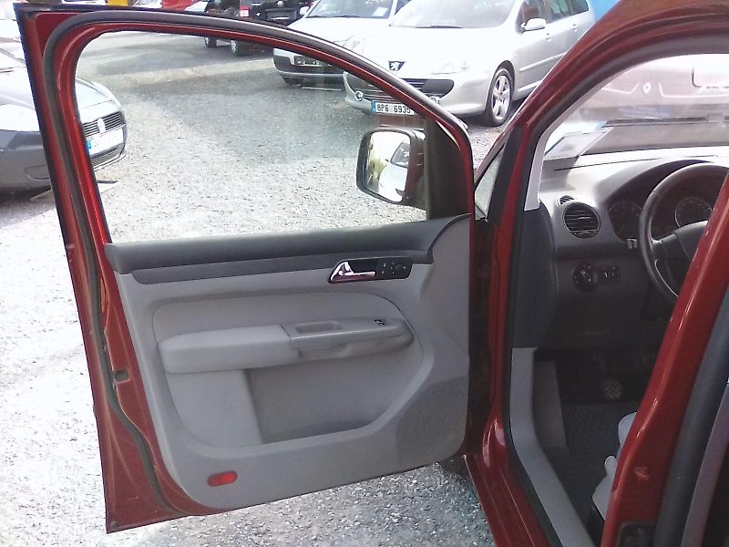 Volkswagen Caddy (2007) 1.6i / 75 KW , 7 míst - fotka 14 z 27