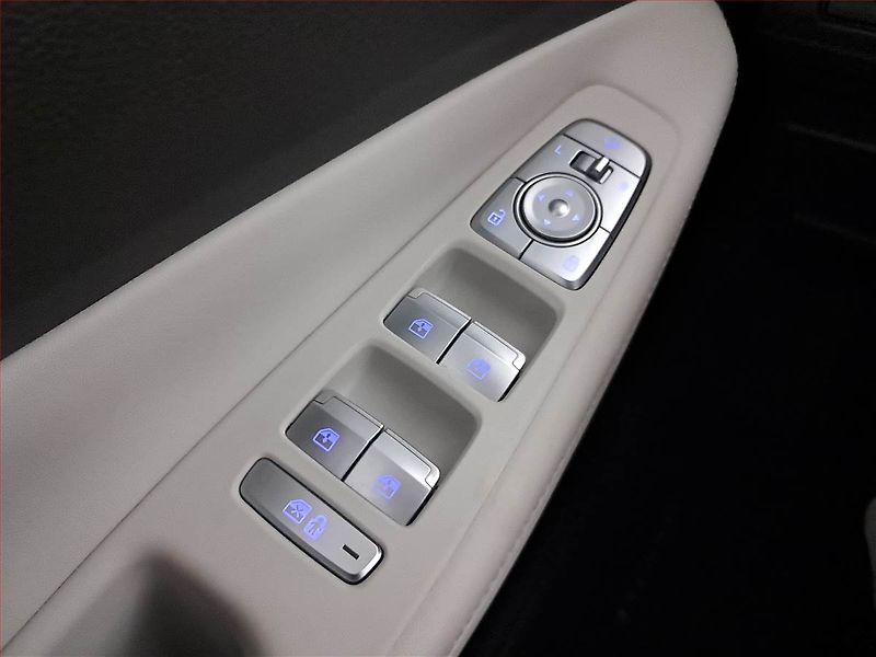 Hyundai Santa Fe (2022) 2.2 CRDi - fotka 19 z 21
