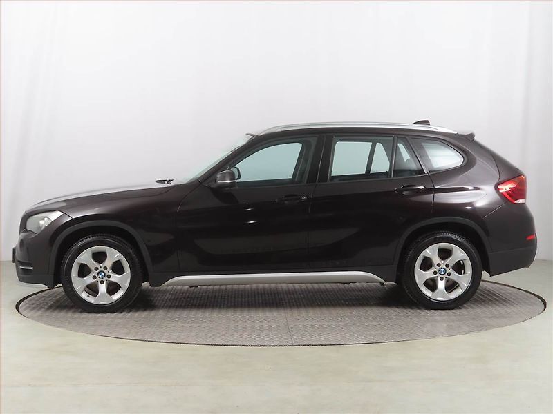 BMW X1 (2014) xLine xDrive18d, 4X4 - fotka 3 z 21