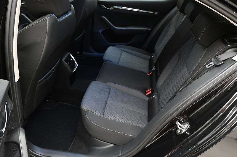 Škoda Octavia 2,0 TDI 110kW DSG Style Záruka - fotka 14 z 33