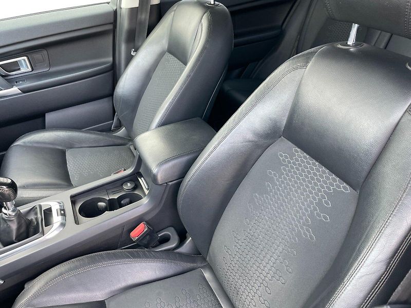 Land Rover Discovery Sport (2016) 2.0Td4 110kW 4x4 HSE - fotka 17 z 30