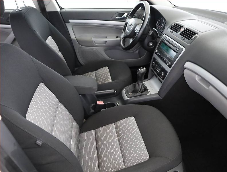 Škoda Octavia (2012) 1.4 TSI, ČR,1.maj, po STK - fotka 7 z 17