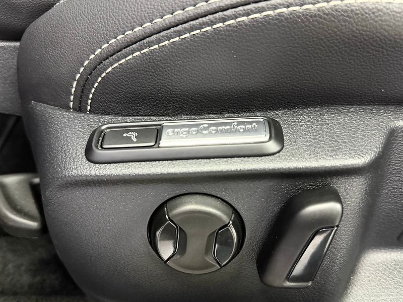 Volkswagen Passat 2.0TDI 147KW DSG 4MOTION ELEGA - fotka 21 z 25