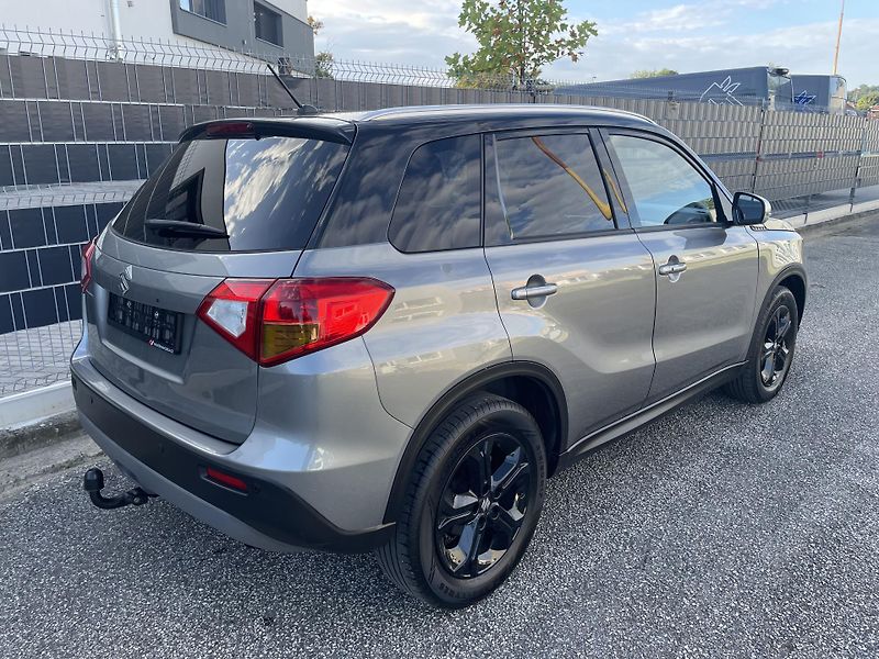 Suzuki Vitara (2017) 1.4 BoosterJet 103 kW - fotka 4 z 31