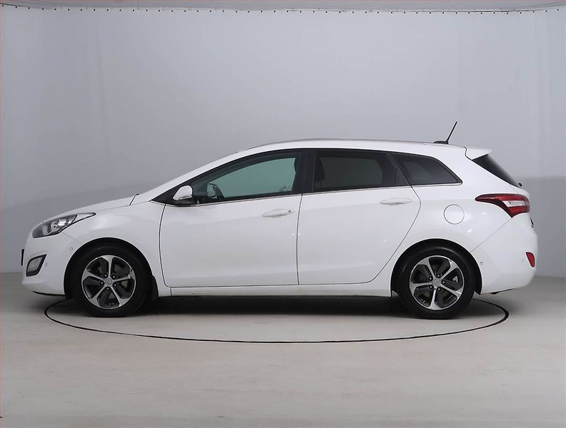 Hyundai i30 (2015) 1.6 CRDi, Serv.kniha, Navi - fotka 3 z 20