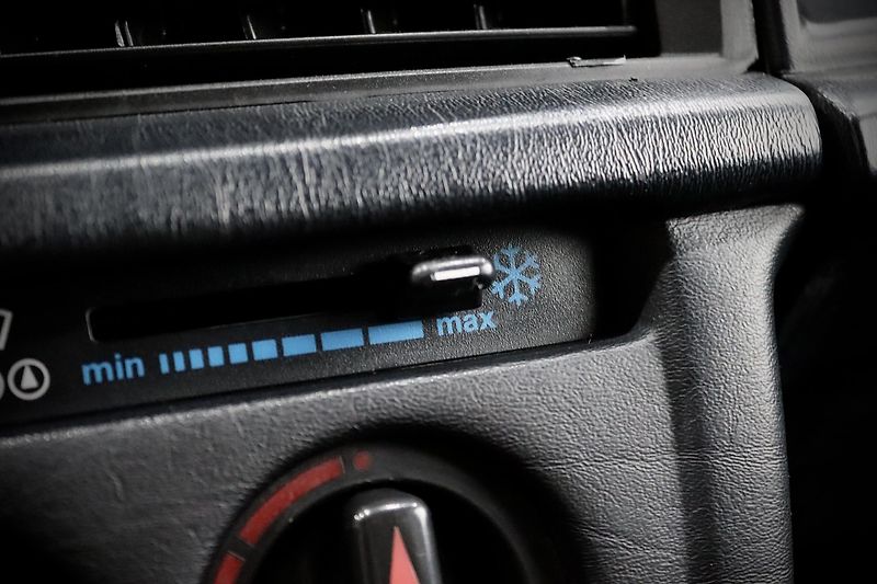 Mercedes-Benz 190 D 2.5 OM602 W201 - fotka 31 z 32