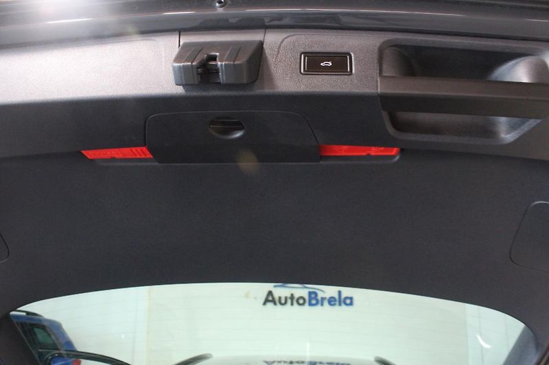 Volkswagen Passat (2020) 2.0TDI DSG Display Matrix - fotka 21 z 38