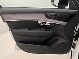 Volvo XC90 (2026) B5 AWD AUT DARK PLUS 7míst - náhled 7