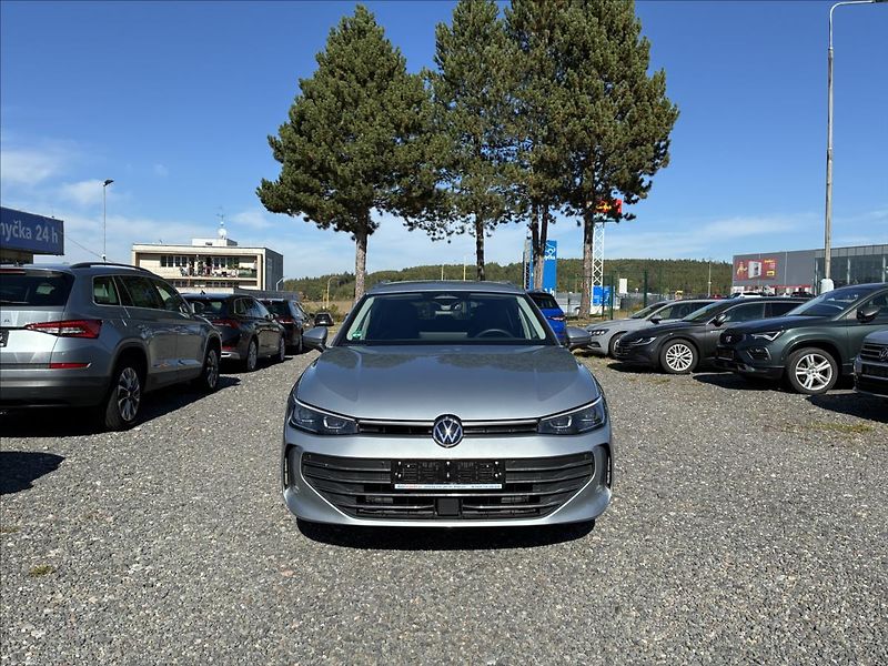 Volkswagen Passat 2,0 TDI IQ-LIGHT KAMERA 360 - fotka 4 z 33