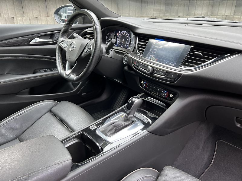 Opel Insignia Grand Sport GSI 2.0CDTI 154kW - fotka 8 z 26