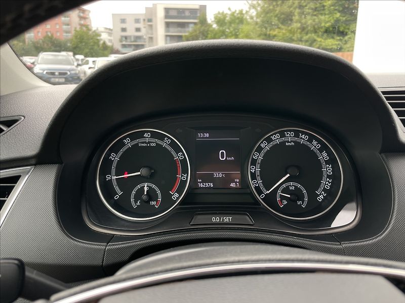 Škoda Fabia 1,0 TSI Ambition Plus PDC+AC - fotka 9 z 23