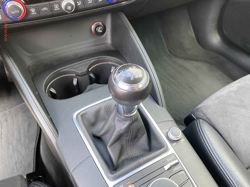 Audi A3 (2014) 1.2 TFSi, Ambiente, bixen - fotka 17 z 18
