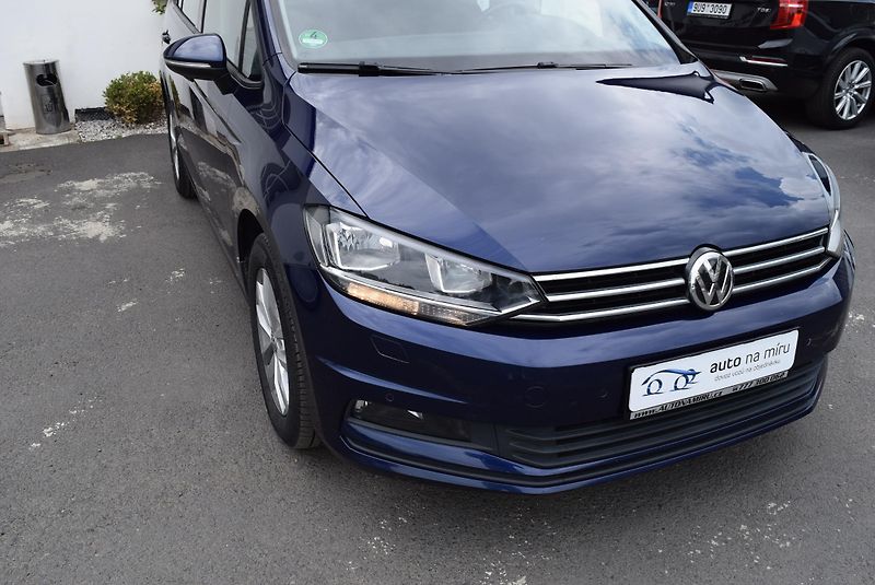 Volkswagen Touran (2018) 1.4TSI 110kw CLBMT 7MÍST NAVI - fotka 4 z 49