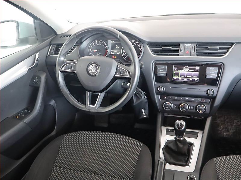 Škoda Octavia (2016) 1.6 TDI, Serv.kniha, Tempomat - fotka 7 z 19