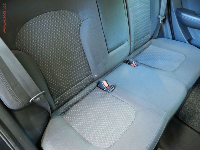 Hyundai ix35 (2010) 2.0 i, ČR, Klima - fotka 12 z 20