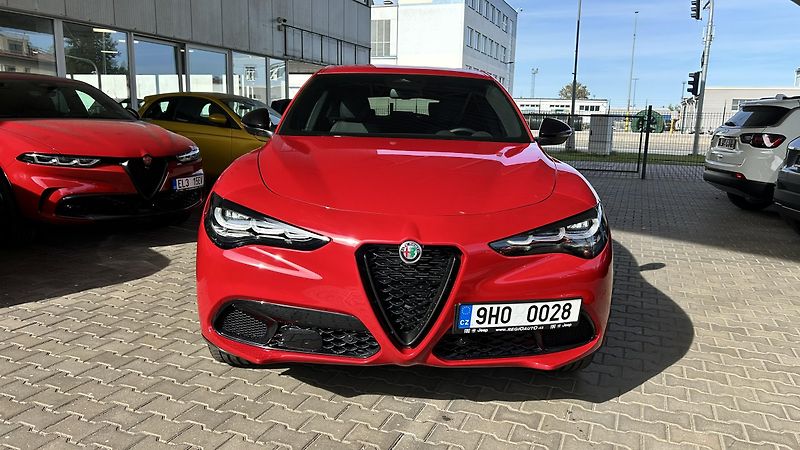 Alfa Romeo Stelvio 2.0i 280k AWD Veloce - fotka 3 z 12
