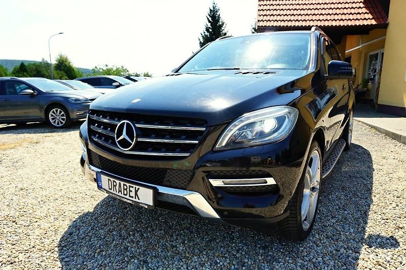 Mercedes-Benz Třídy M (2013) 350 4 MATIC 3,0 CDI 190 kW - fotka 11 z 69