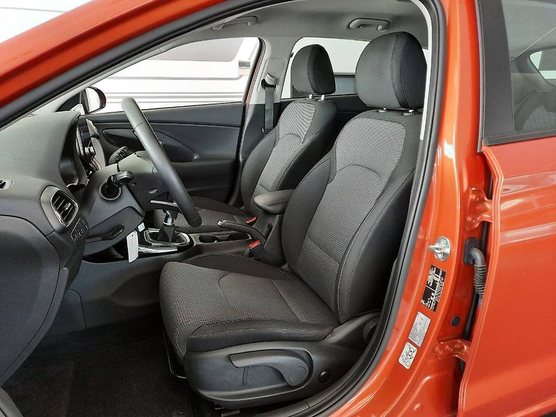 Hyundai i30 (2024) WG 1.5i (70kW/95k) Smart - fotka 7 z 21