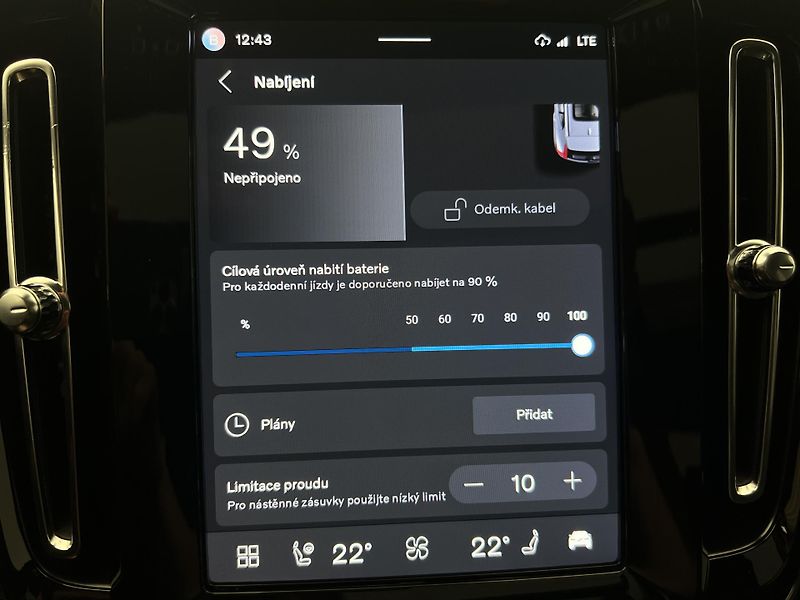 Volvo XC40 RECHARGE PRO AUT - fotka 39 z 44