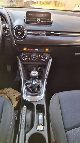 Mazda 2 1.5 66 kw servisní historie - fotka 25 z 39
