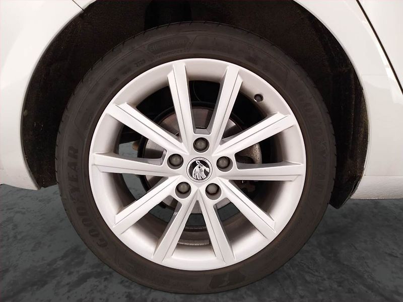 Škoda Octavia (2016) Joy 2.0 TDI, 4X4, Serv.kniha - fotka 15 z 21
