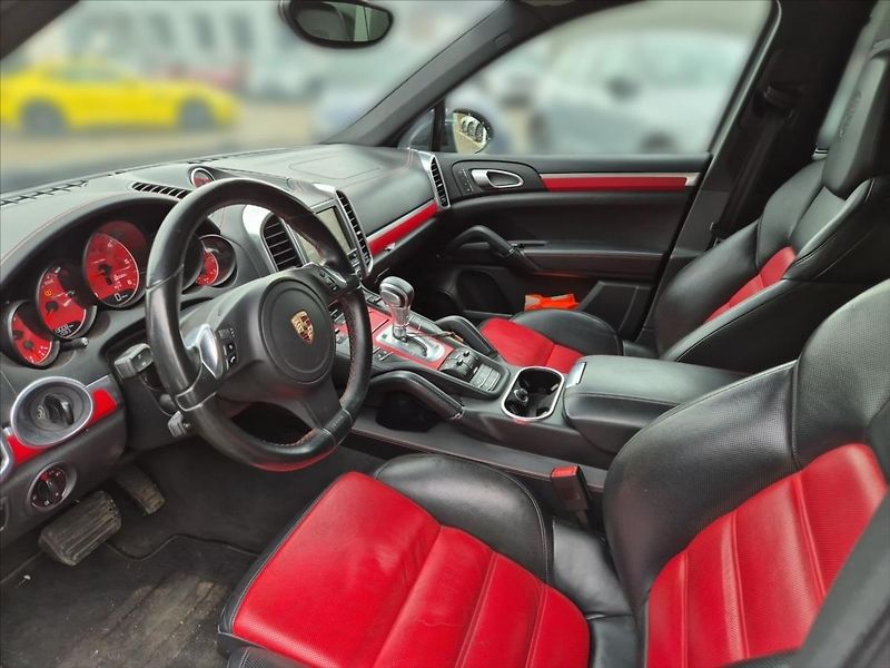 Porsche Cayenne 3,0 TDi Individual - fotka 7 z 18