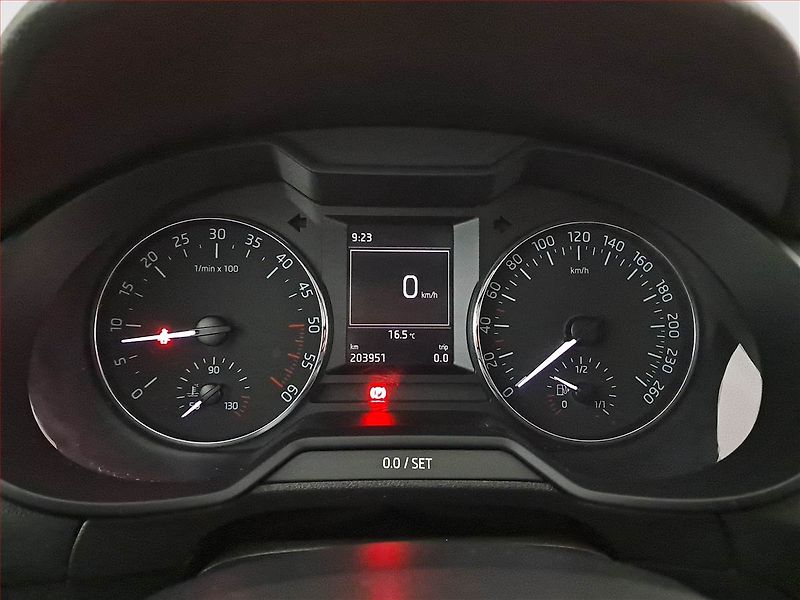 Škoda Octavia (2016) 1.6 TDI, Serv.kniha, Xenony - fotka 11 z 16