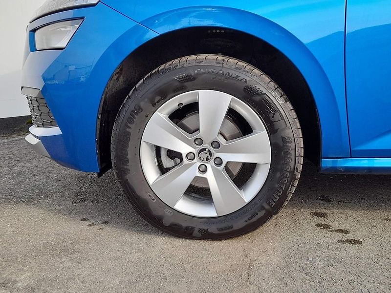 Škoda Kamiq Ambition Plus 1.0 TSI 81kW 6MP - fotka 10 z 20