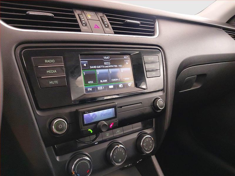Škoda Octavia (2016) 2.0 TDI, Tempomat - fotka 12 z 17