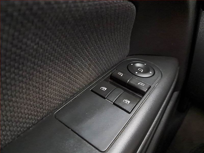 Opel Astra (2008) 1.9 CDTI, pěkný stav - fotka 16 z 16