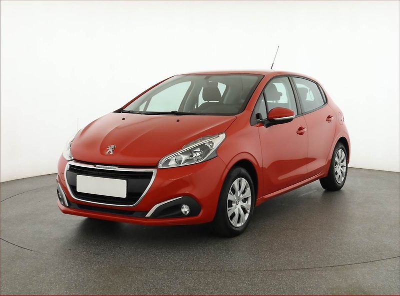 Peugeot 208 (2016) 1.2 PureTech, ČR,1.maj - fotka 2 z 15