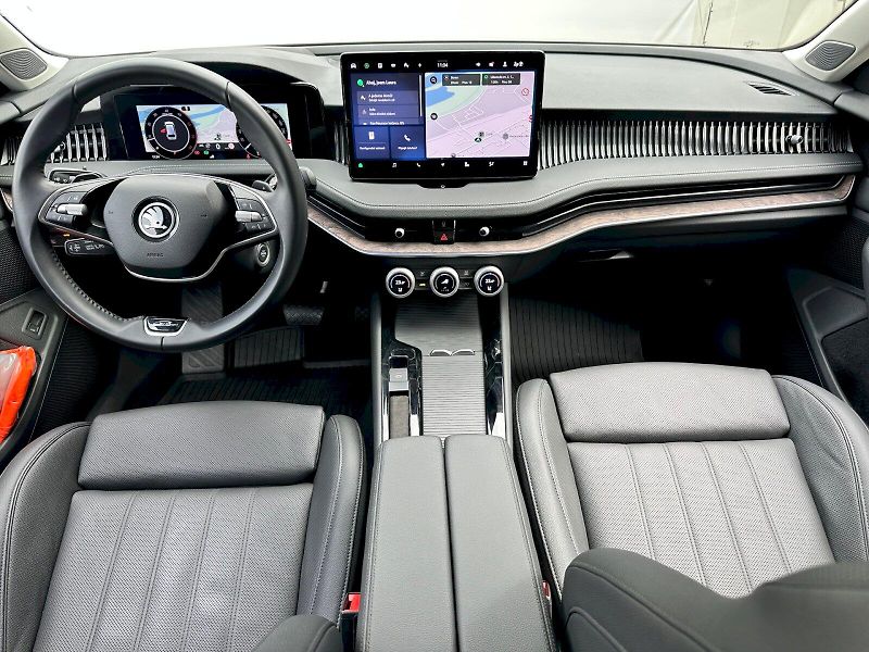 Škoda Superb (2024) 2.0 TDI 142kW 4x4 L&K Combi DS - fotka 5 z 27
