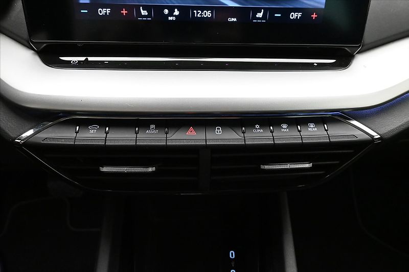 Škoda Octavia 2,0 TDI 110kW DSG Ambition Zár - fotka 18 z 24