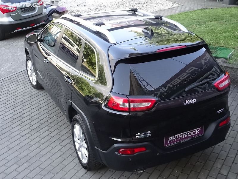 Jeep Cherokee 2.0/103kW MultiJet 4x4(Manual) - fotka 12 z 29