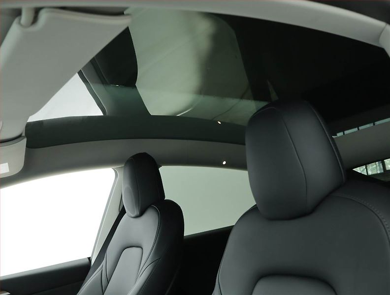 Tesla Model Y (2022) Long Range AWD 79kWh, SoH 91% - fotka 20 z 22
