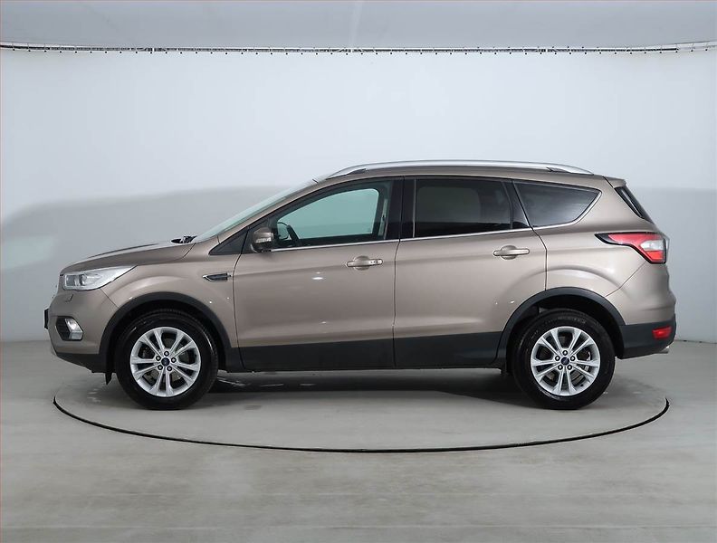 Ford Kuga (2019) 1.5 EcoBoost, ČR,1.maj - fotka 3 z 19