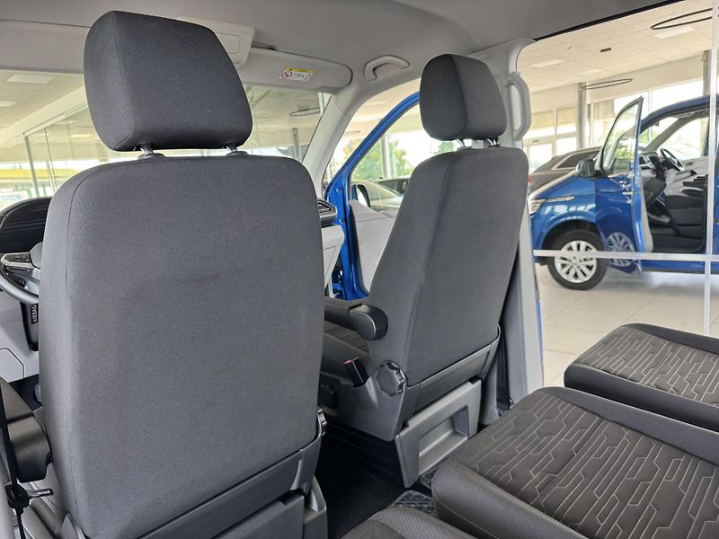 Volkswagen Caravelle 2,0TDI DSG*LONG*REZERVACE! - fotka 17 z 34