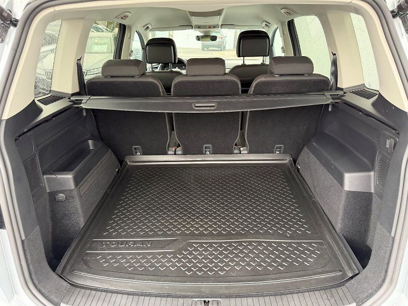 Volkswagen Touran (2024) 1.5 TSI 110kW DSG People - fotka 33 z 35