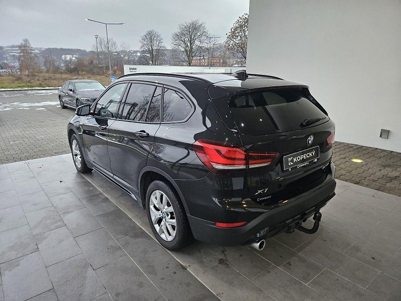 BMW X1 (2021) sDrive18i - fotka 4 z 12